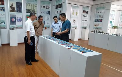 艺术与传媒的交融 铜陵市书画院院长储立新一行莅临艺术传媒系调研座谈